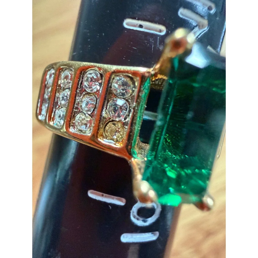 Vintage Emerald Cut Green Stone Cocktail Ring Gold Tone Size 7.5
